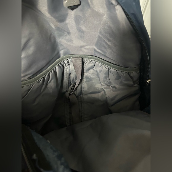 The North Face Men's Navy and Black Backpack - Picture 3 of 4